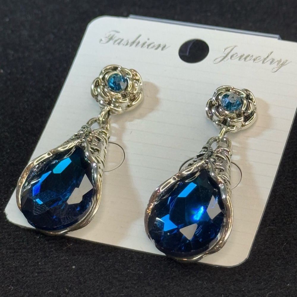 Fashion Jewelry Silver Tone Dangle Statement Earrings 1.5inch